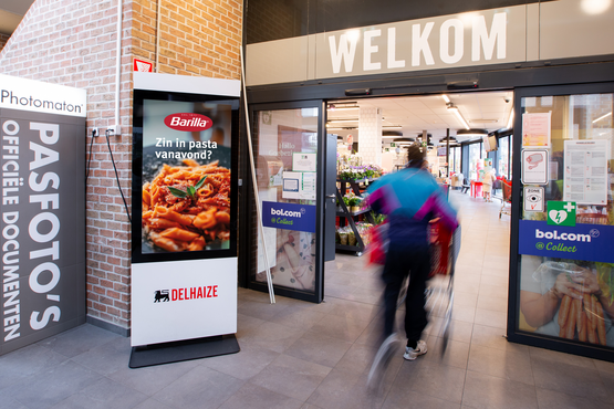Delhaize totem with Barilla advertisement